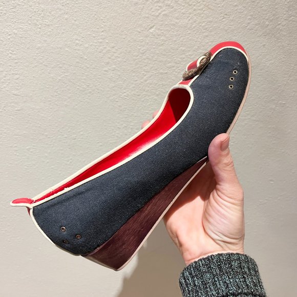 Adorable Vegan Wedge Shoes - Size 9 - Blue and Red - Form and Fauna - Picture 7 of 15